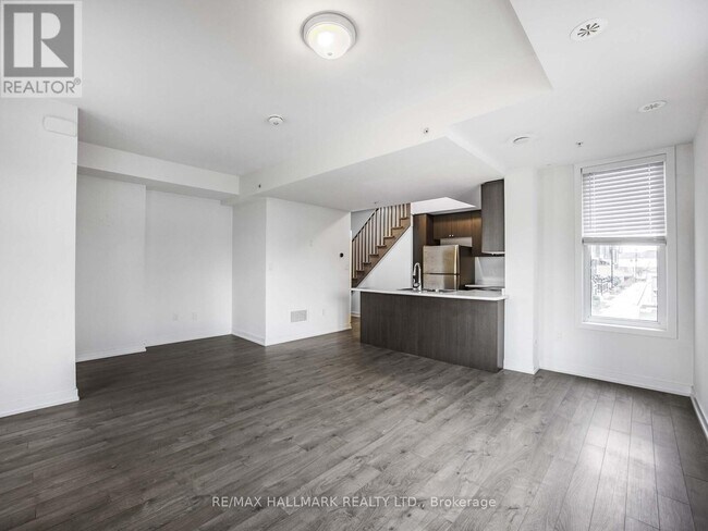 Photo du bâtiment - 1555 Kingston Rd