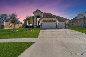 Building Photo - 8402 Ridge Crest Dr