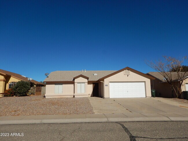 Building Photo - 1903 Sagewood Pl
