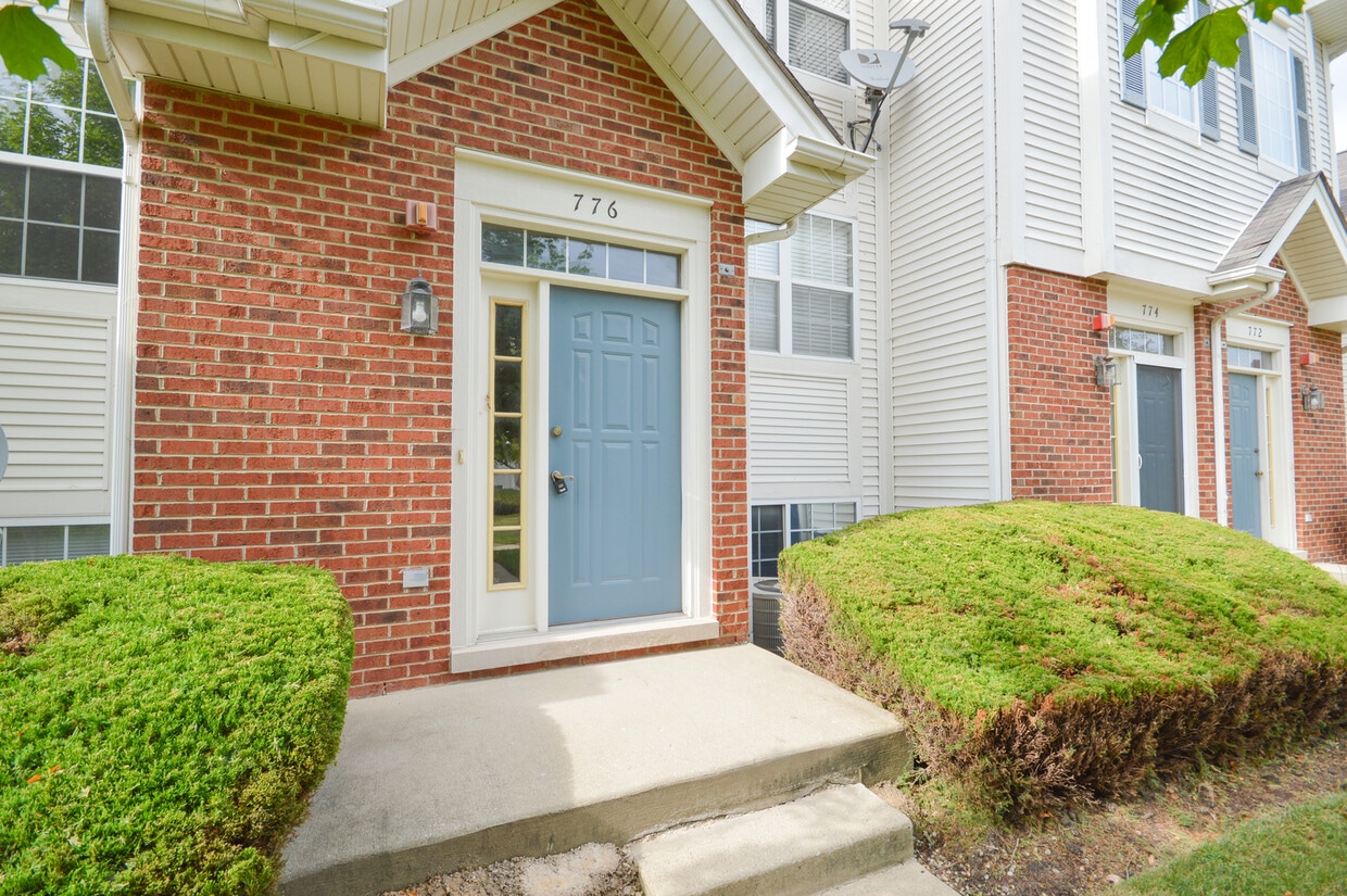 776 River Walk Dr, Wheeling, IL 60090 Condo for Rent in Wheeling, IL