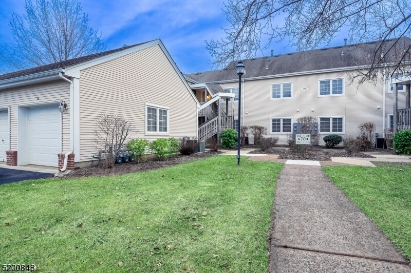 70 Winthrop Rd, Monroe Township, NJ 08831 Condo for Rent in Monroe