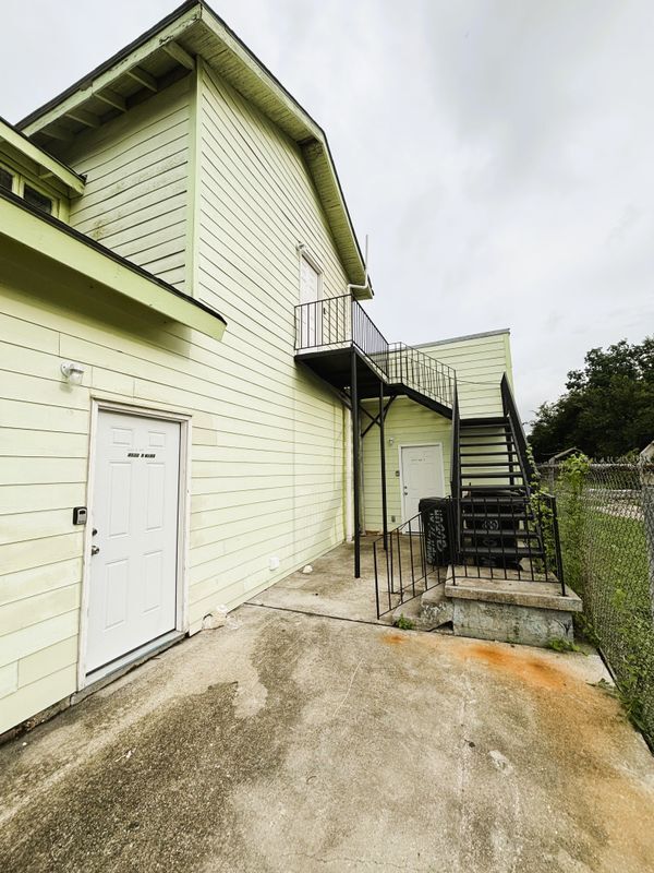 Building Photo - 4032 N Miro St