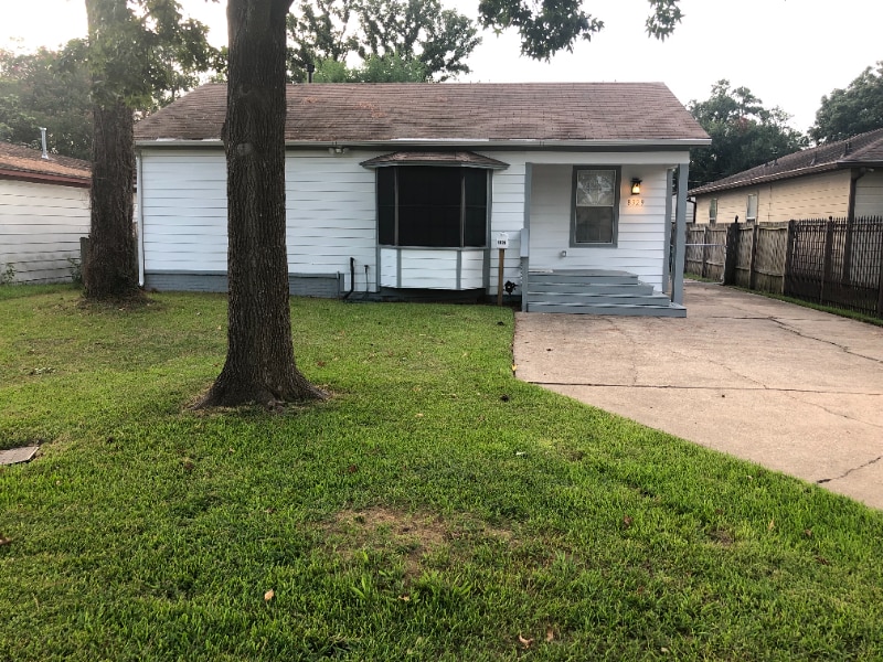 Photo - 8329 Baker Dr (Houston, TX)