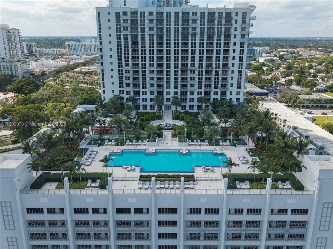 Primary Photo - 1776 Polk St