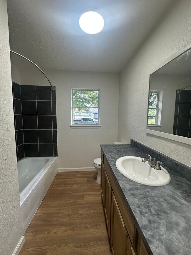 Foto del edificio - $1500 move-in special