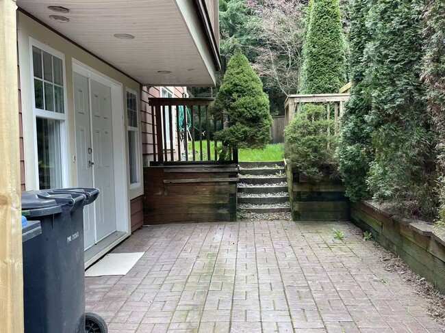 Building Photo - 16 Cliffwood Dr
