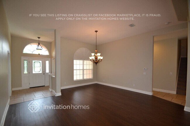 Building Photo - 13075 Peregrin Cir