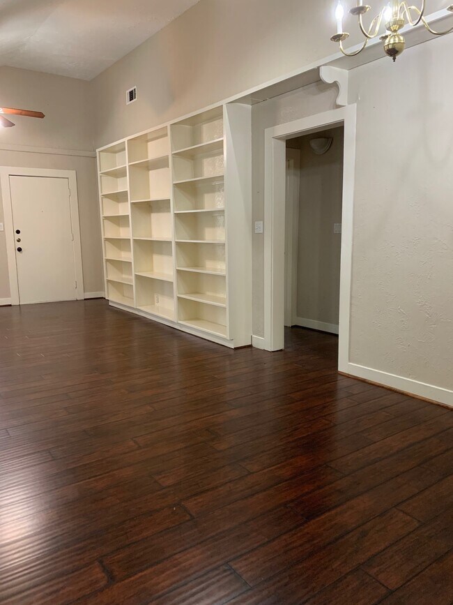 Foto del edificio - 908 W 23rd St