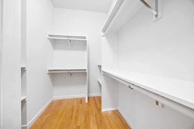 Foto del edificio - 102 Fulton St