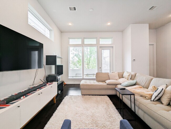 Foto del edificio - 3117 Leeland St