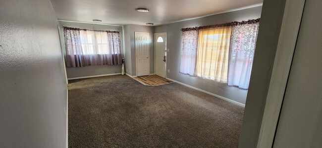 Building Photo - ALL PROSPECTIVE TENANTS MUST SUBMIT A $58 ...