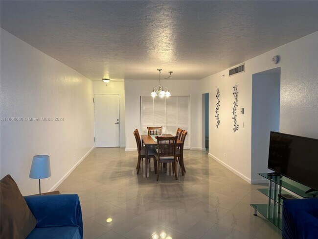 Foto del edificio - 3001 S Ocean Dr