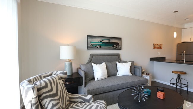 Living Room - Pointe Hilliard