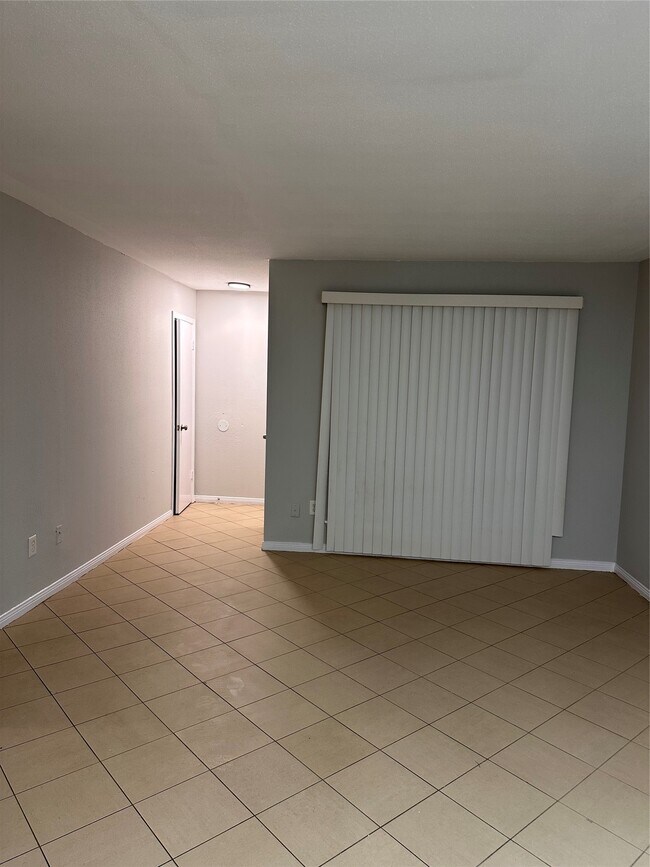 Foto del edificio - 8801 Hammerly Blvd