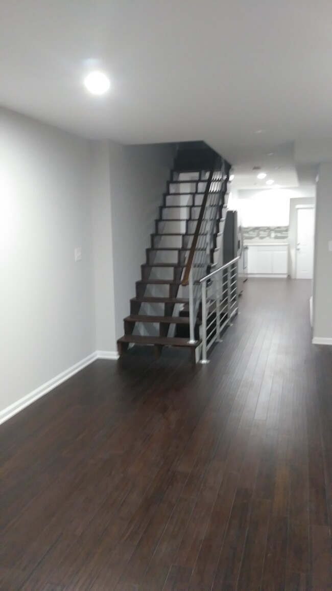 Floating Staircase - 5 N Caroline St