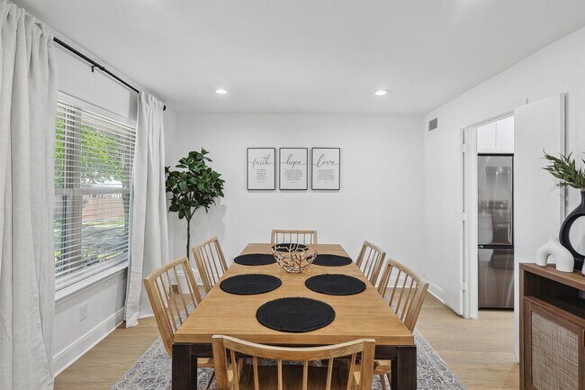 Foto del edificio - 400 Castle Ct