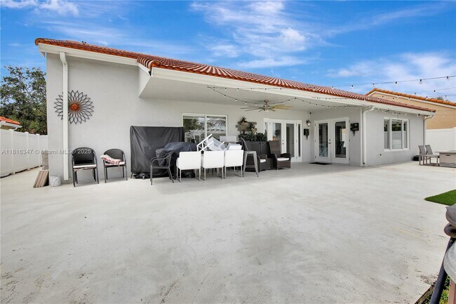 Building Photo - 13440 SW 17th Ct