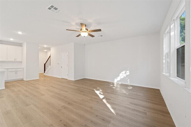 Foto del edificio - 4908 Plum Peach Bend