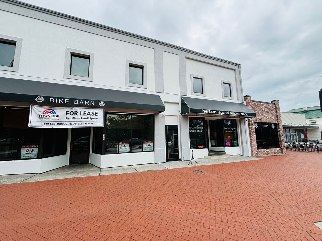 Primary Photo - Available NOW 2 Bedroom 1 Bath Apartment *...
