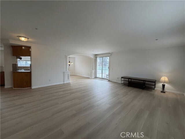 Foto del edificio - 253 S Junipero Serra Dr