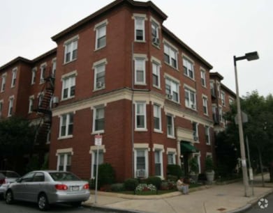 Building Photo - 11 Barrows St