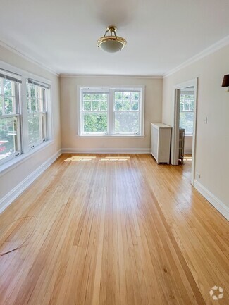 Building Photo - 4506 N Ashland Ave