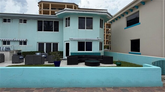 Building Photo - 3400 N Surf Rd
