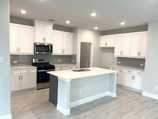 Building Photo - 3010 Comilli Cove