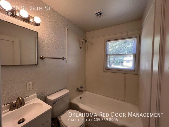Foto del edificio - 3900 SE 24th St