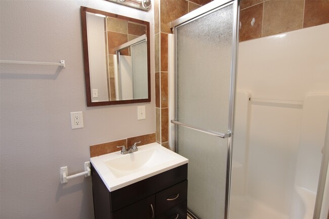 Building Photo - 7941 Longridge Dr