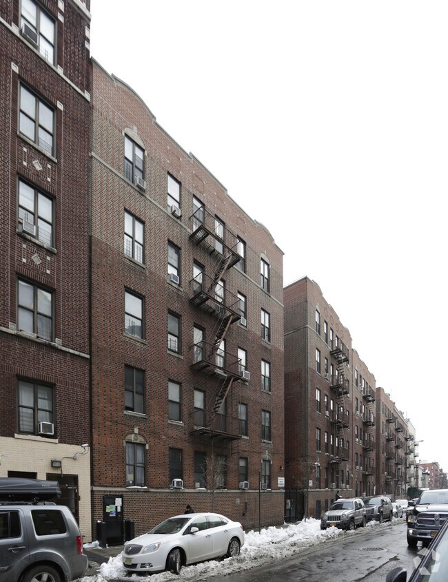 Building Photo - 2410 Davidson Ave