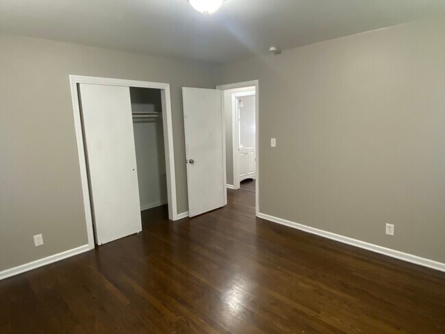 Building Photo - 2505 Oakley Ave