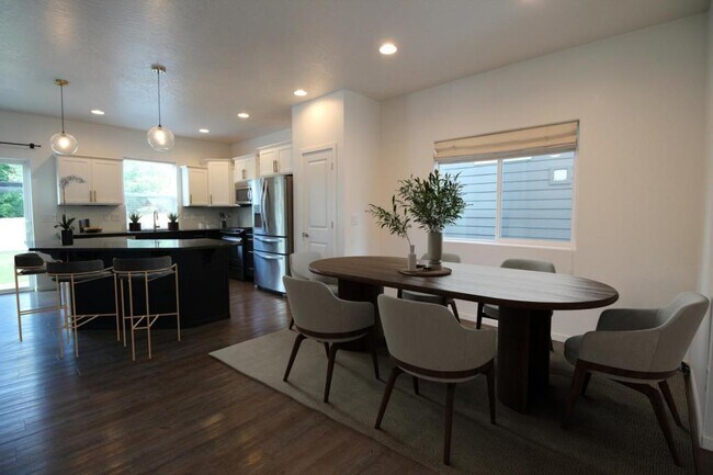 Building Photo - 2551 W Sorbonne Dr