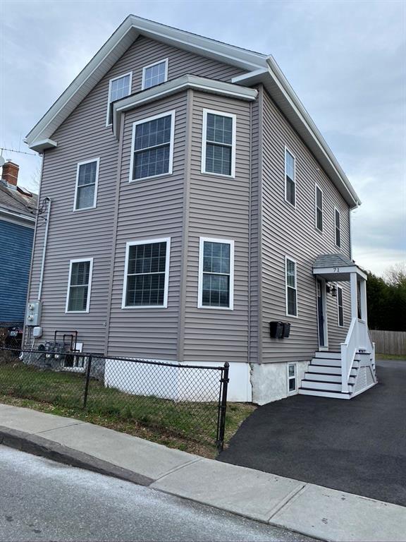 71 Warner St Unit 1, Newport, RI 02840 Room for Rent in Newport, RI