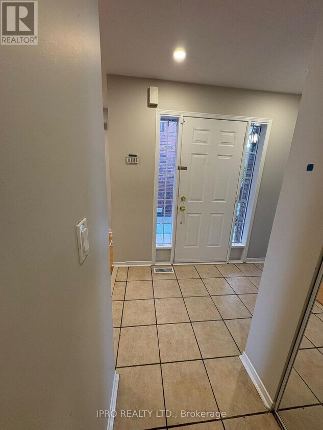 Photo principale - 987 Sonoma Ct
