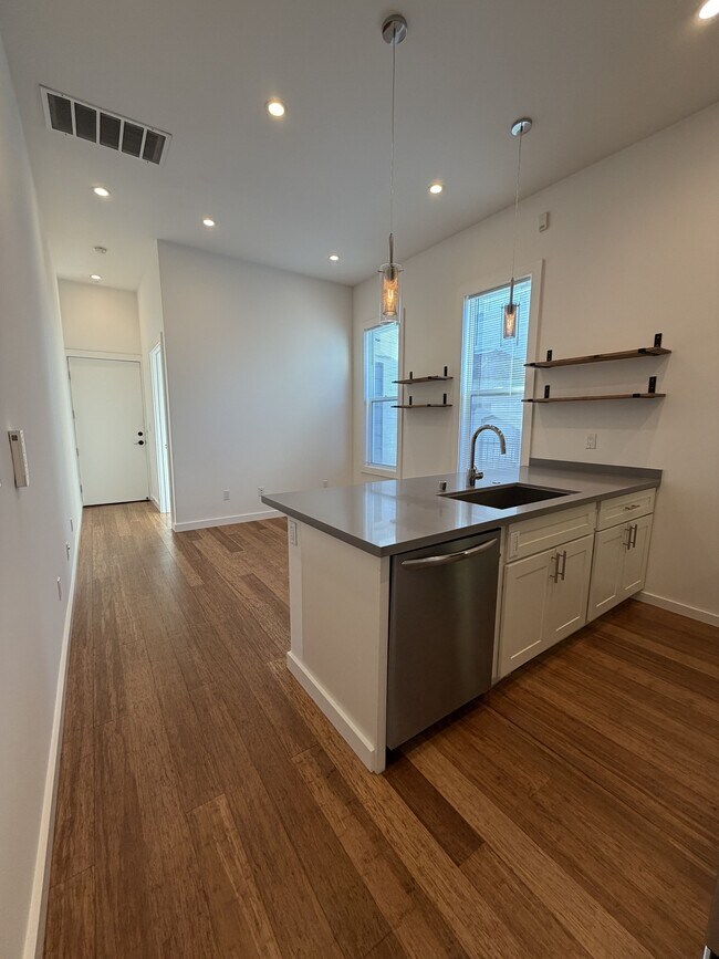 Foto del edificio - 1134 Foothill Blvd