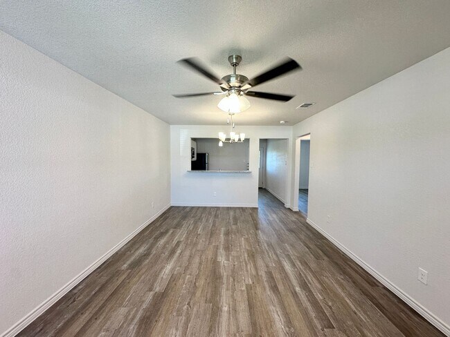 Building Photo - 226 Dolphin Dr