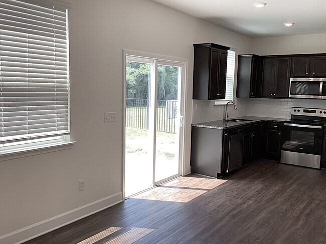 Foto del edificio - 10316 Riverwalk Ct