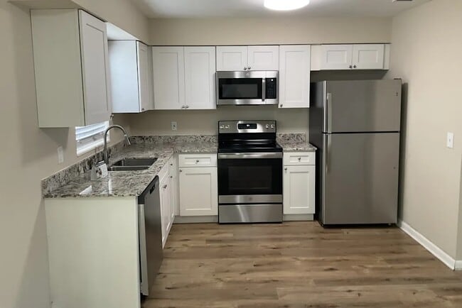 Building Photo - 2004 E Humphrey St