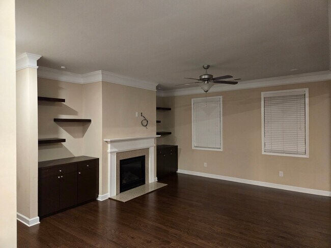 Building Photo - 5550 Shiloh Woods Dr
