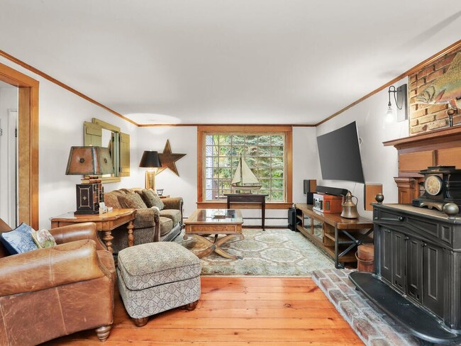 Foto del edificio - 47 Hollow Tree Ridge Rd