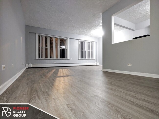 Foto del edificio - 7333 N Ridge Blvd