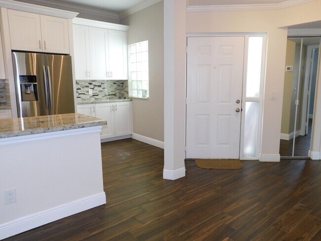 Building Photo - 5391 Verona Dr