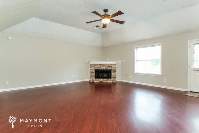 Building Photo - 10217 Green Moss Dr S