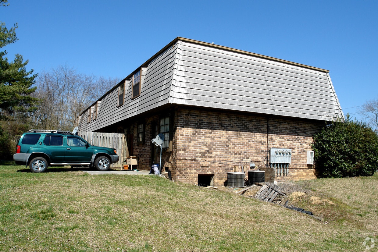 Building Photo - 815-855 Mouse Creek Rd