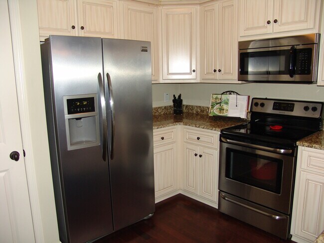 Foto del edificio - Beautiful Evans 3BR plus Loft  Landsacpe Care Included