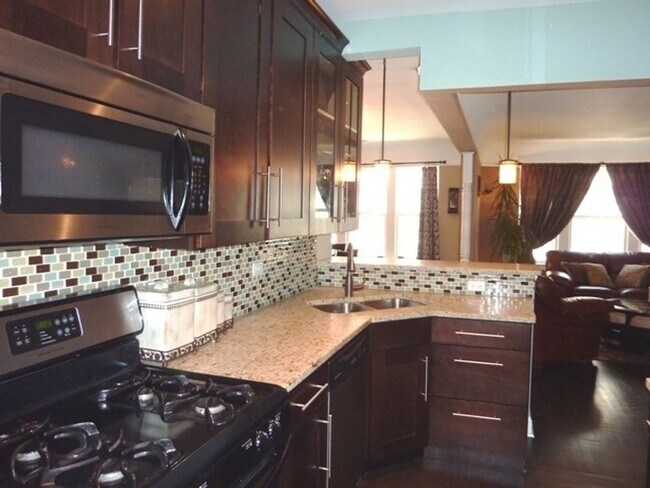 Foto del edificio - 2 Bedroom Condo in Oak Park