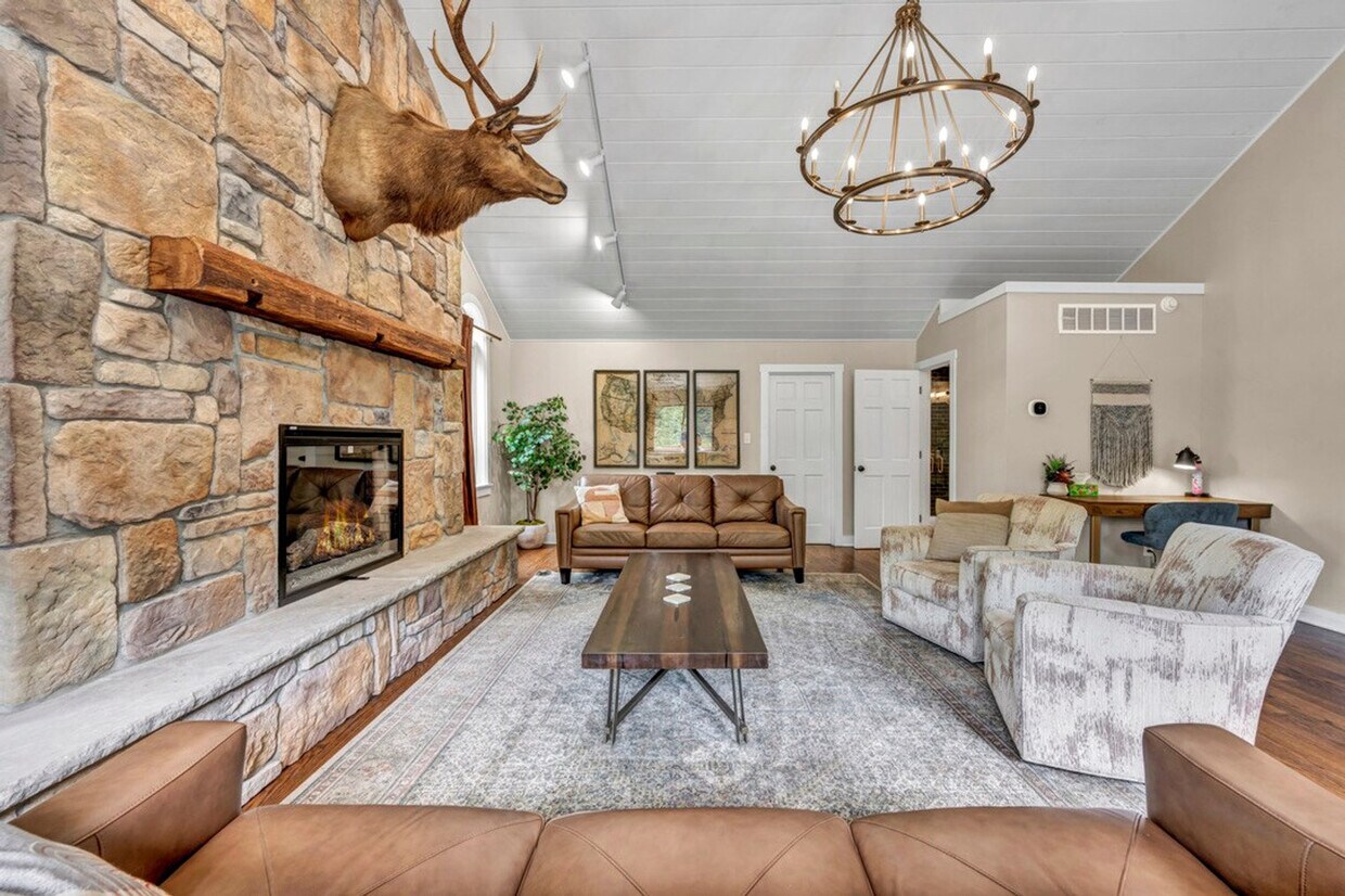 Foto principal - 23120 Bates Rd