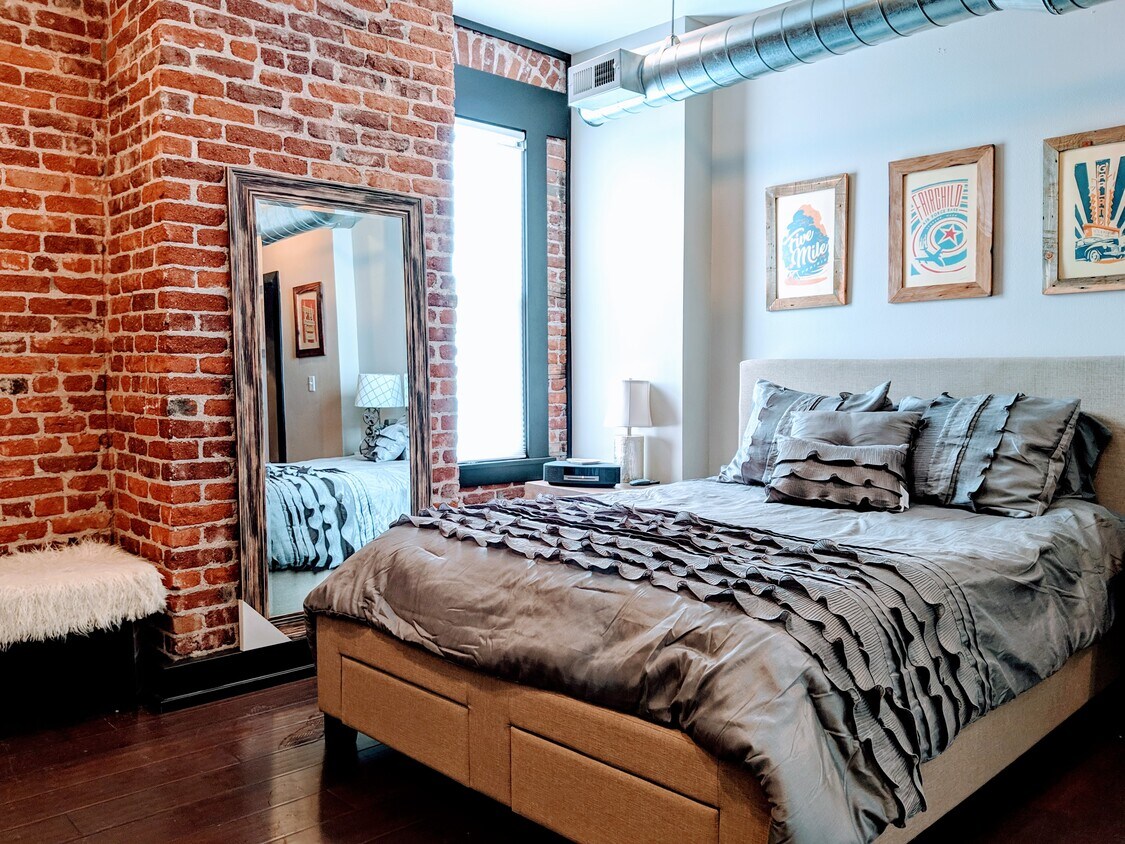 Foto principal - 401 W 1st Ave