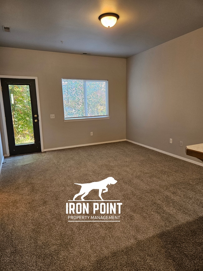 Building Photo - 35WHITEOAK